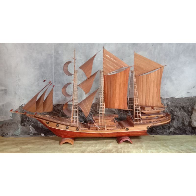 Kerajinan Kapal Bambu