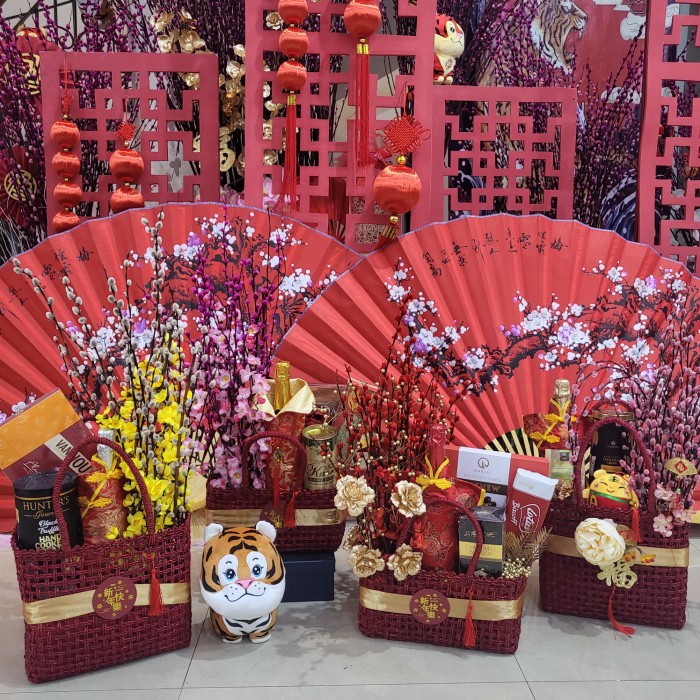 

Paket box dekorasi sakura hampers imlek cny parcel kado kue kering 145