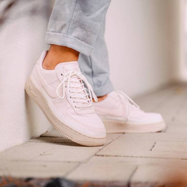 nike air force 1 07 se soft pink