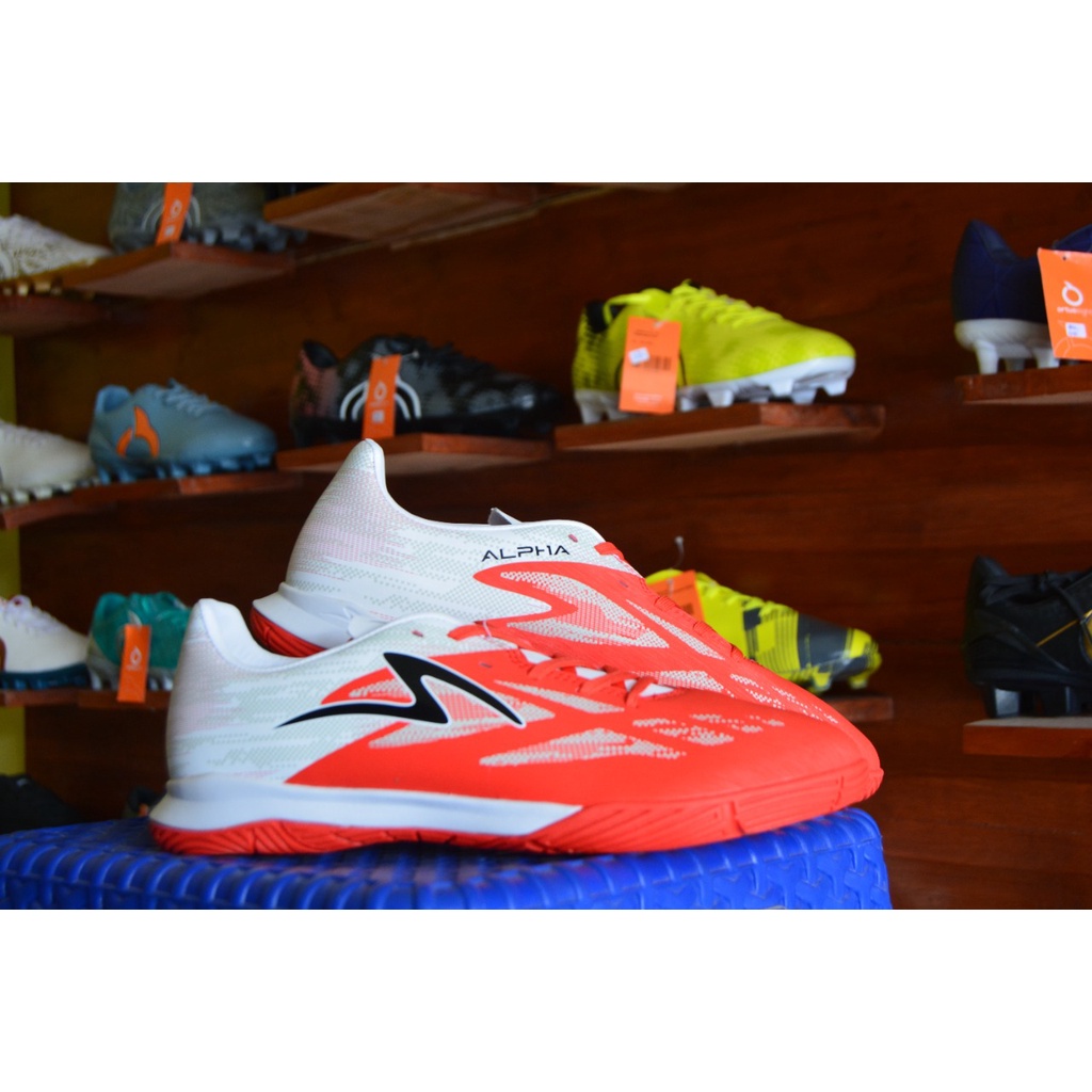 SPECS ACCELLERATOR ALPHA PRO GARUDA ATTACK IN Patriot Red/white
