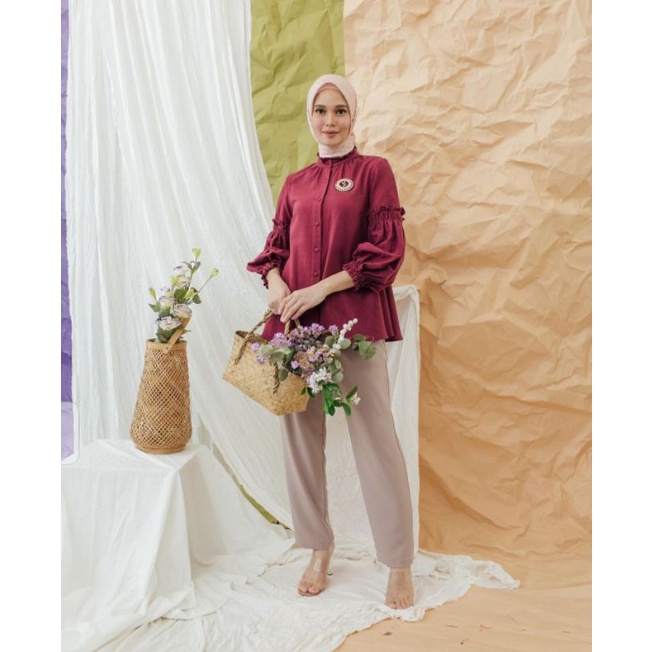 Aurora Clarissa Blouse Wearing Klamby