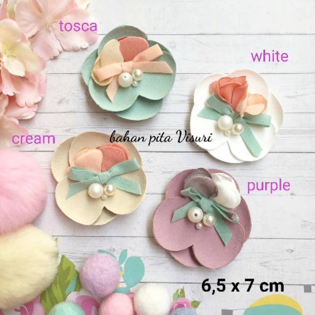 Bunga Spons Kelopak  3 Hias Bow Pearl