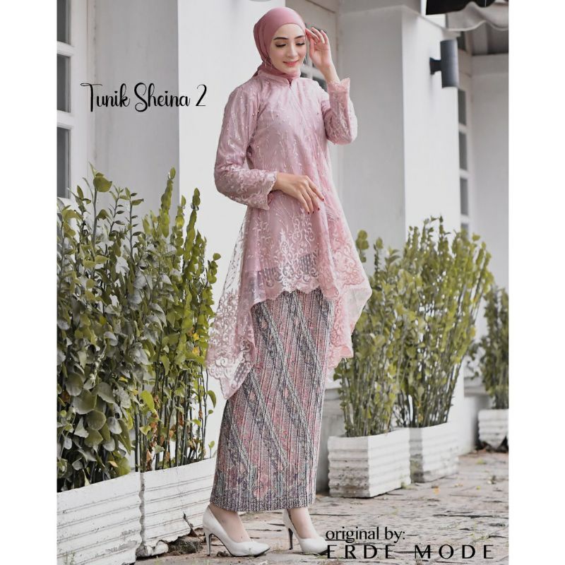 KEBAYA MODERN // KEBAYA TILLE WISUDA // KEBAYA KEKINIAN // KEBAYA TERLARIS // NEW KEBAYA // KEBAYA BUSUI