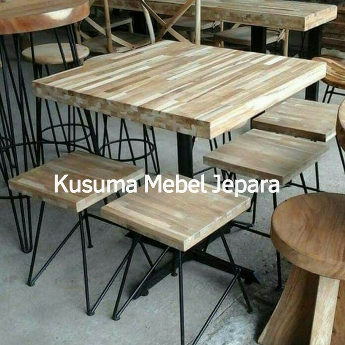 Set Meja Kursi Makan Cafe Santai Kayu Jati Kaki Besi (1 Meja, 4 Kursi)
