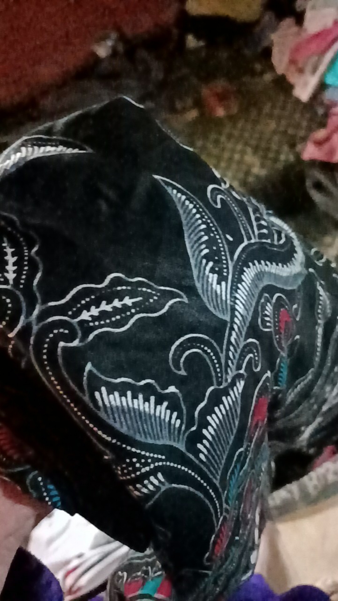 Kemeja Pria Lengan Panjang Motif Kupu Abu Abu.