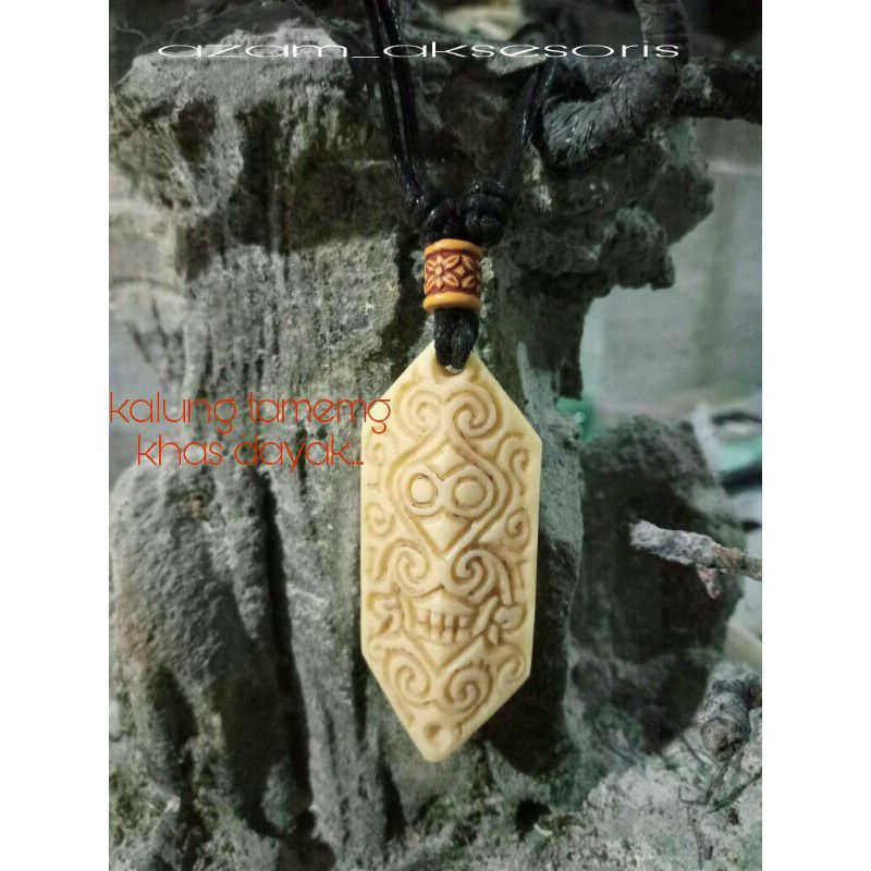 Tameng Dayak Kalung Hitam