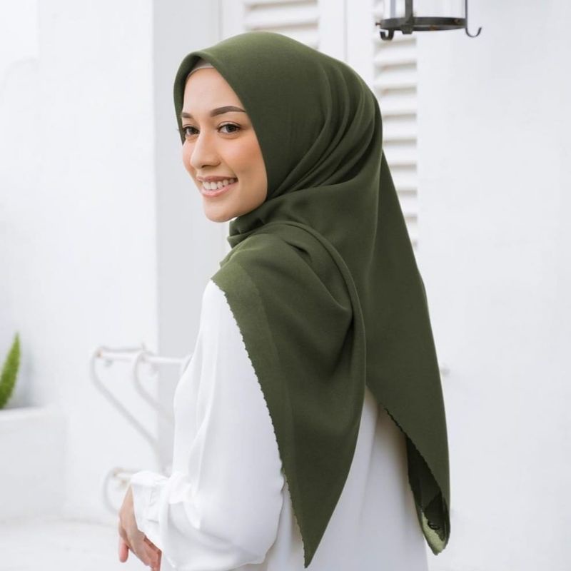 Hijab Segi Empat Laser Cut Bella Squere premium/Kerudung Segi Empat polos lasercut-6