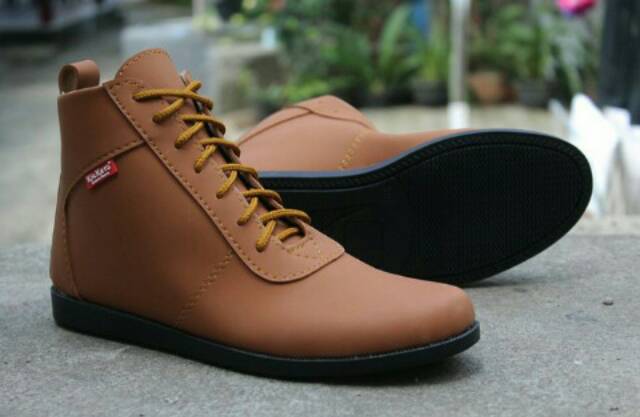 Sepatu Boots Kickers