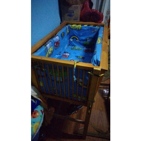 Box boks kotak tempat tidur bayi Preloved seken second terawat