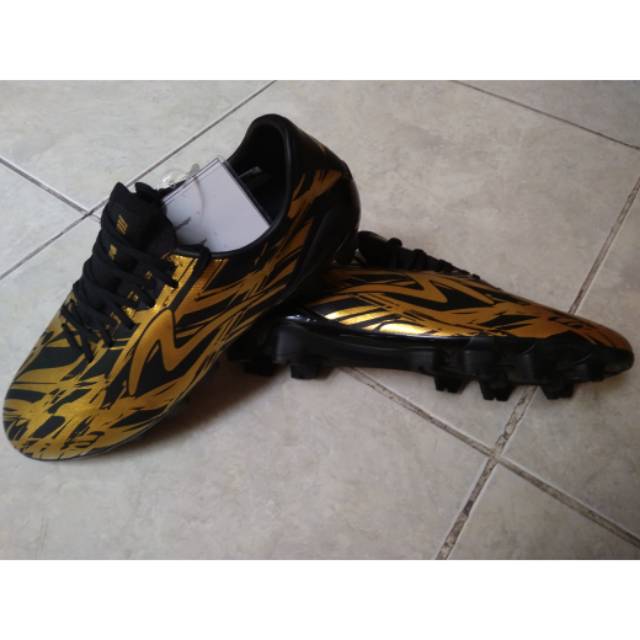 SPECS SOCCER ACCELERATOR ILLUZION FG BLACK - GOLD