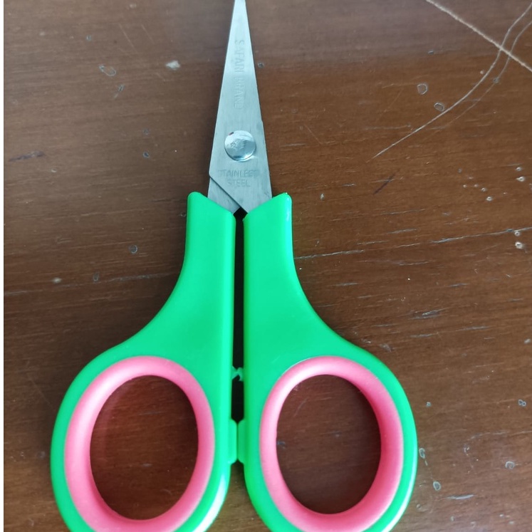 

GUNTING KECIL (1 PCS) / GUNTING KECIL COLORFUL