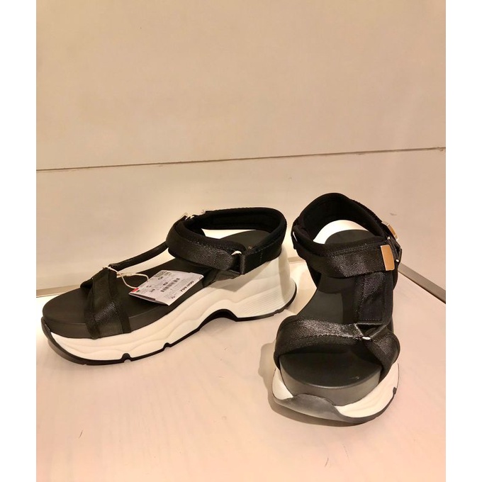 Sandal Sporty Stradivarius New Arrival Best Seller ( Restock Size Lengkap ) Original Store 100%