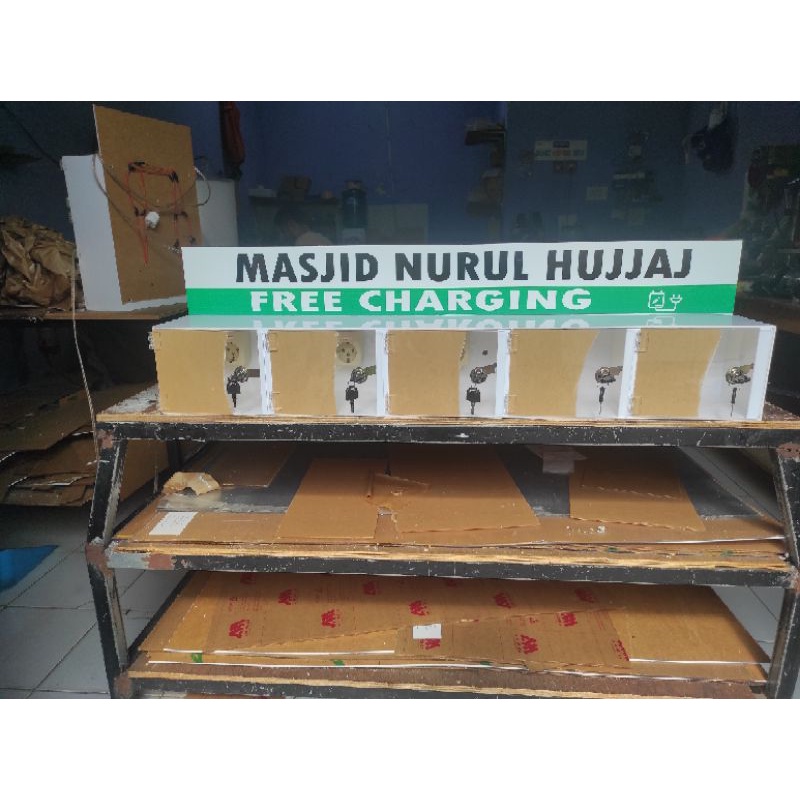 Box Charger Akrilik 5 pintu