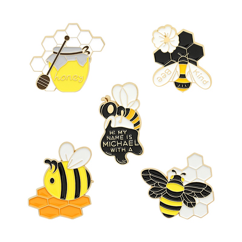 Set Bros Pin Enamel Bentuk Kartun Lebah Kuning Untuk Dekorasi Pakaian Wanita