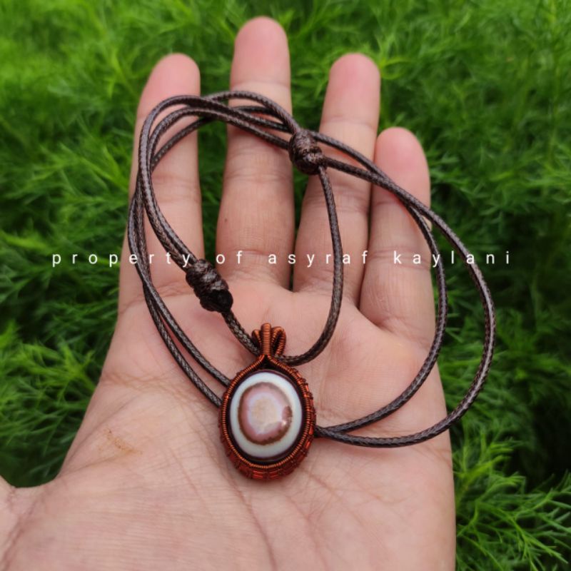 KALUNG LIONTIN ETNIK MATA DEWA SUMUR BANDUNG PUSER BUMI (N)