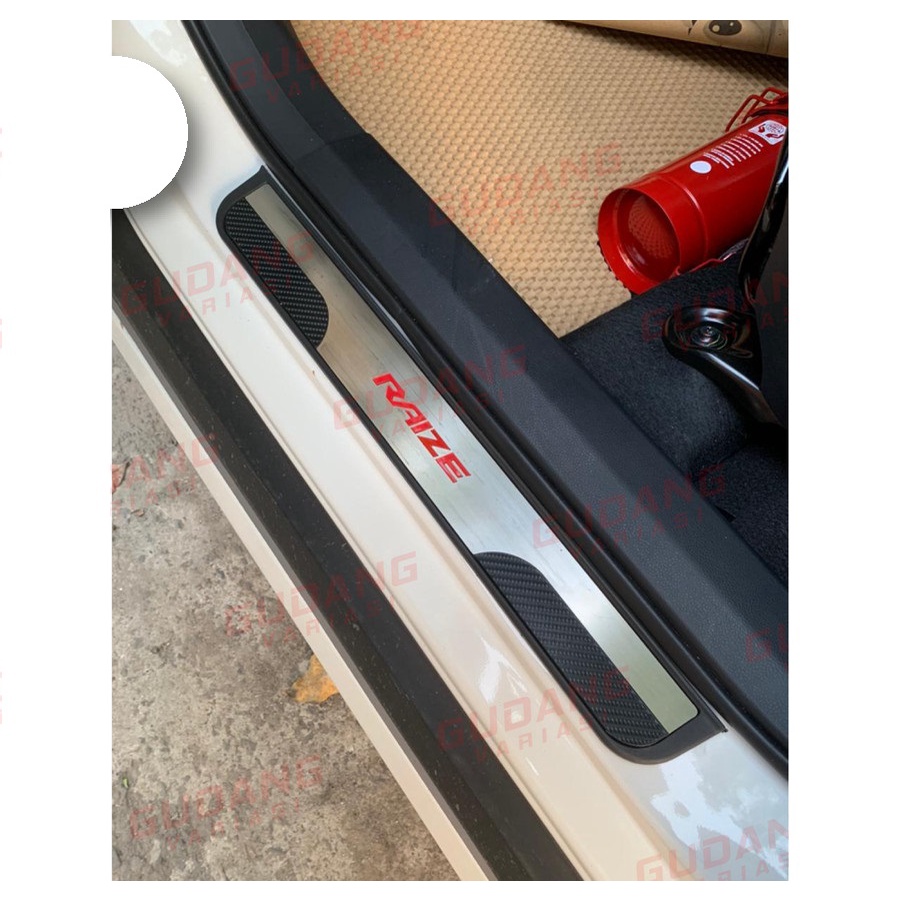 Sill Plate Samping Raize Toyota Red