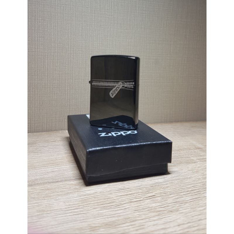 ZIPPO FUUL BLACK ICE MOTIF SLETING CLASIC