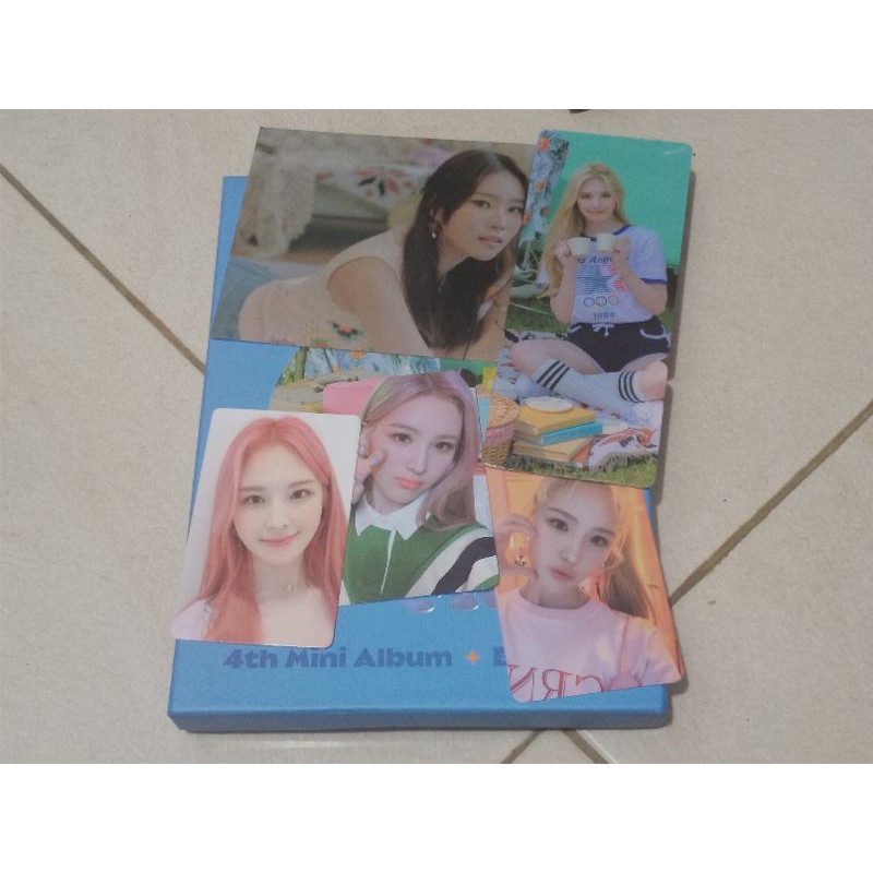 WEEEKLY ALBUM HOLIDAY UNSEALED FULLSET ( BACA DESKRIPSI )