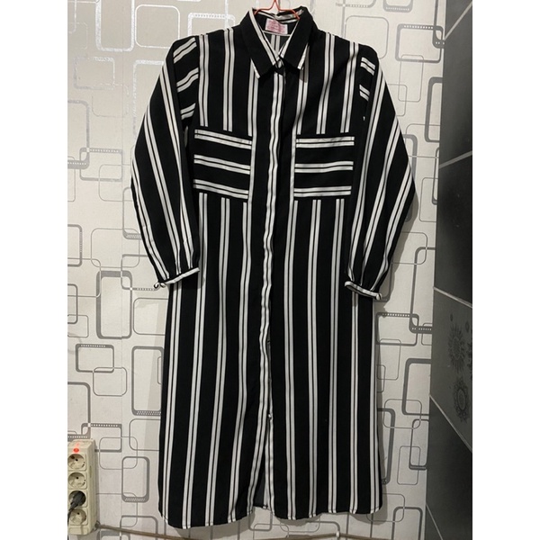 Tunik Motif Salur Warna Hitam Putih