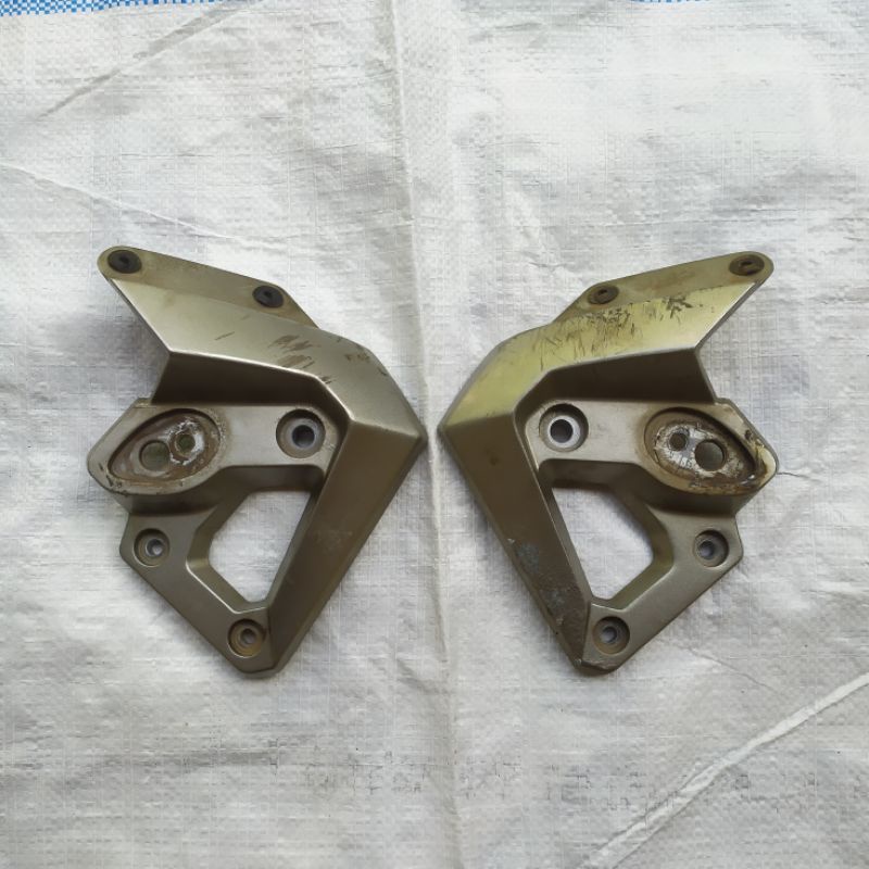 Kupingan Lampu Tiger Revo 2013 original