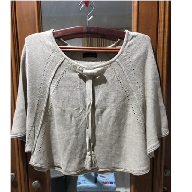 Preloved baju noir sur blanc / preloved bagus