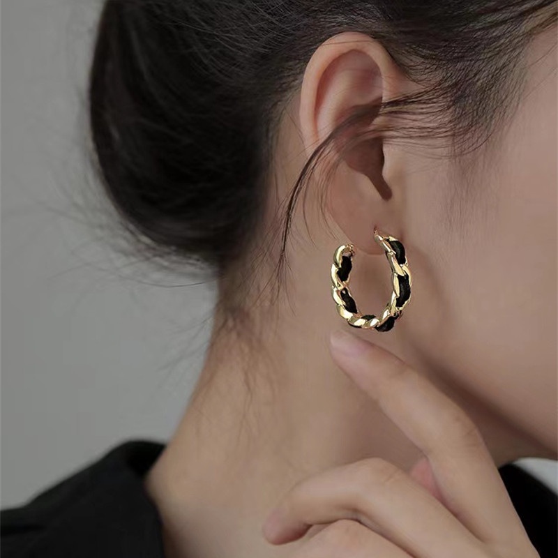 2022 Anting Gantung Rantai Twist Bentuk C Gaya retro Untuk Wanita