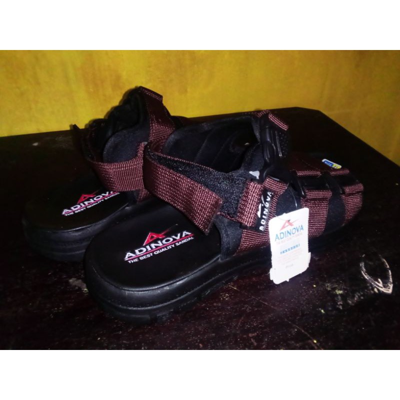 sandal adinova