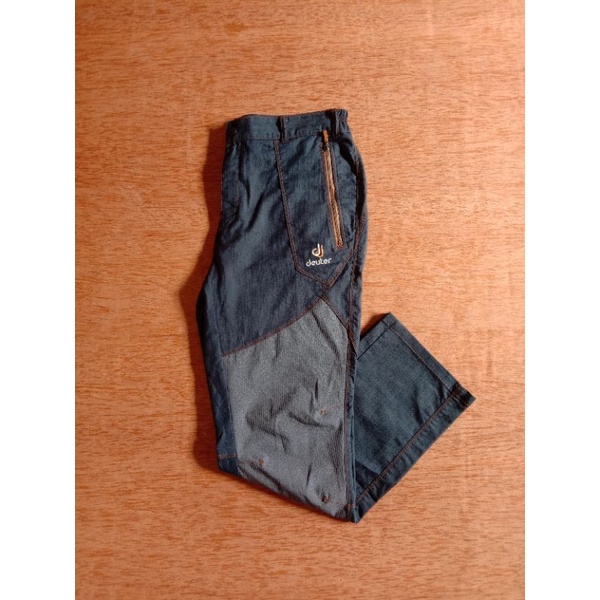 CELANA OUTDOOR/GUNUNG DEUTER