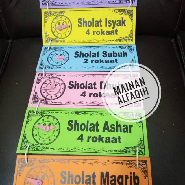 Pajangan Edukatif APE TK PAUD Waktu Sholat Kayu