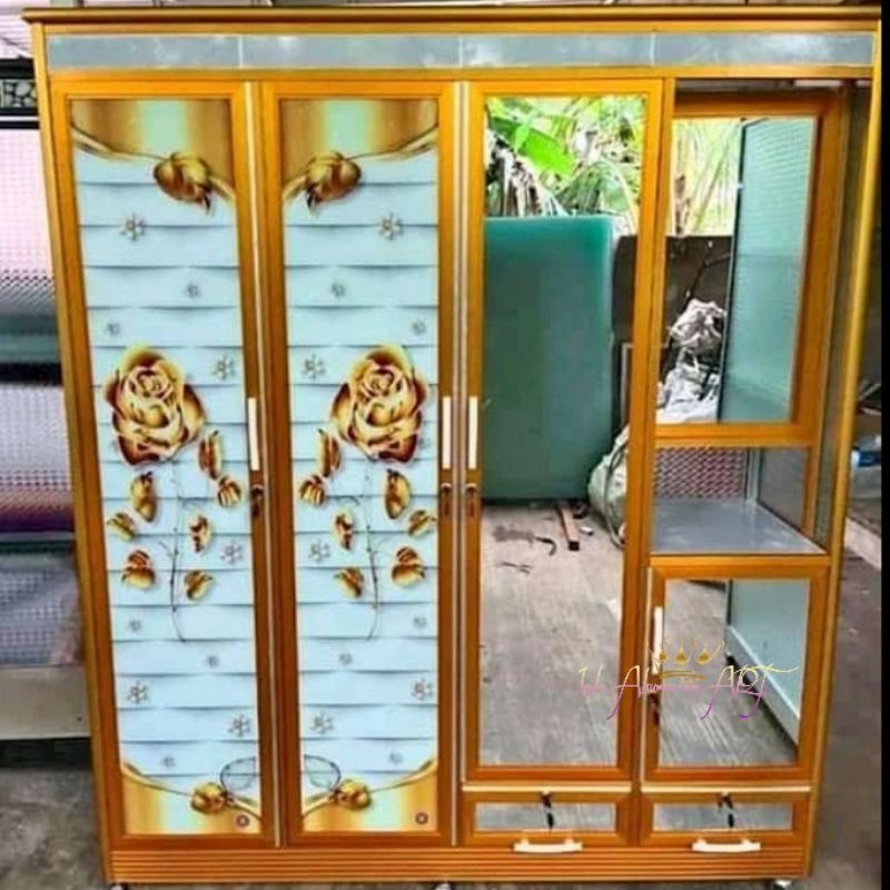 Lemari Pakaian Mewah Pintu 4 Kaca Warna Emas Bahan Alumunium Kaca
