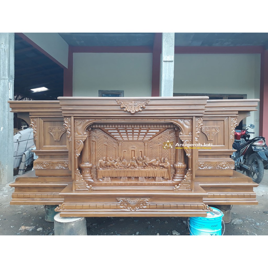 Meja Altar Gereja Ukiran Relief Perjamuan kudus