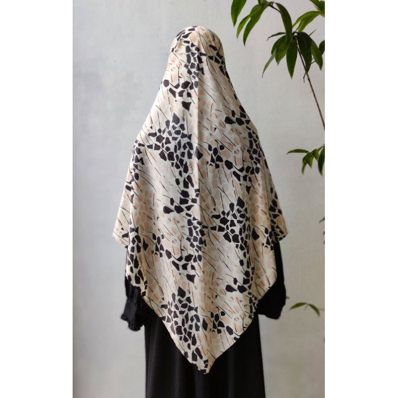 Hijab Segitiga Instan Motif Jumbo Syar'i