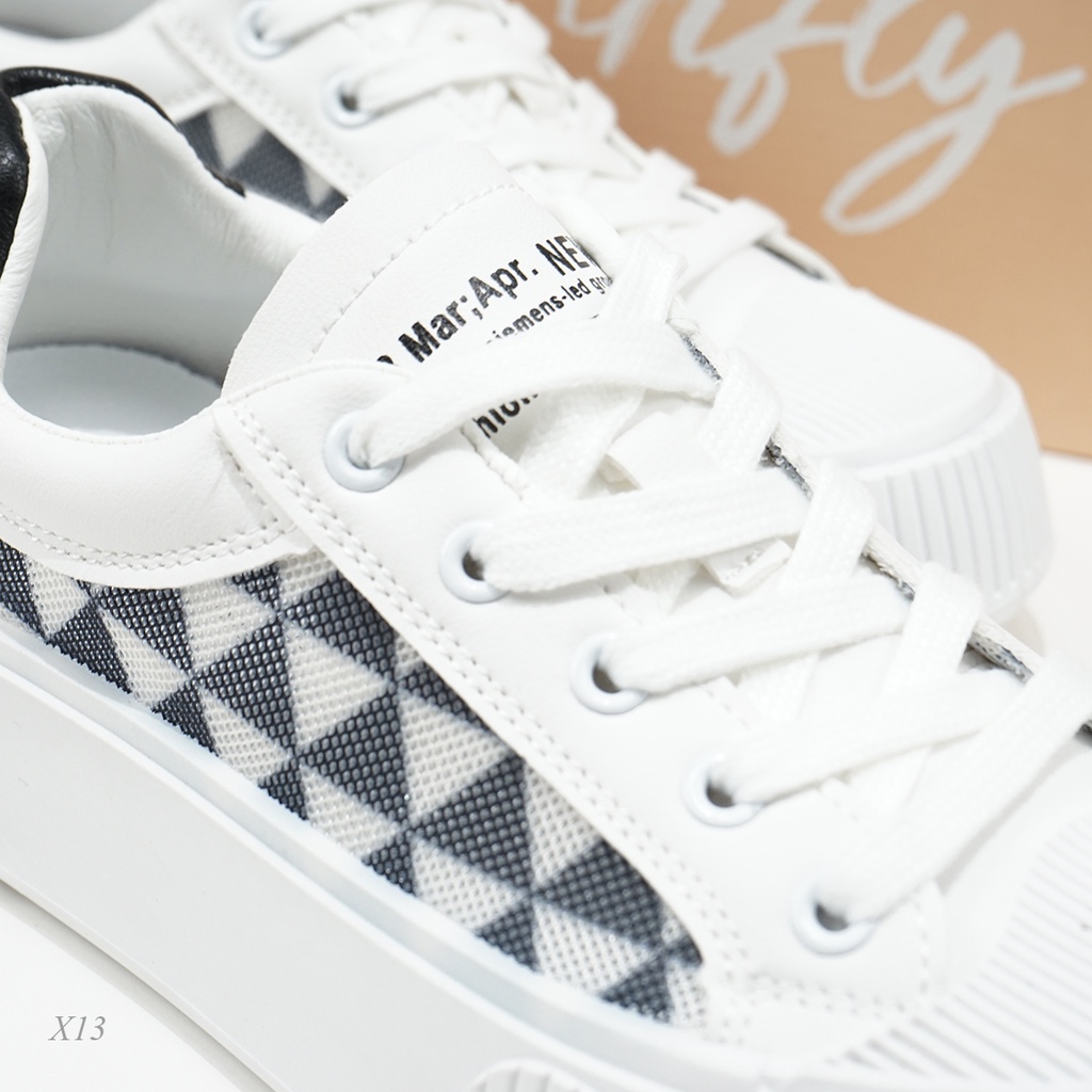 GIFLY GoHyun Sneakers Sepatu Wanita Motif Catur Shoes X13-3