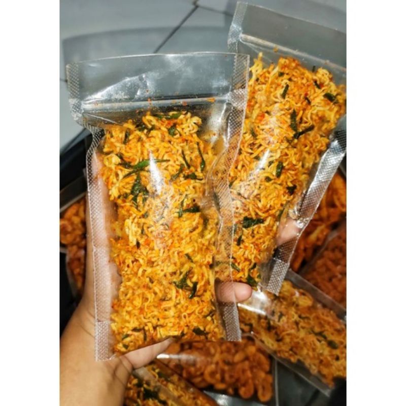 

MIE KRIUK KRIWIL PEDAS DAUN JERUK 100gram