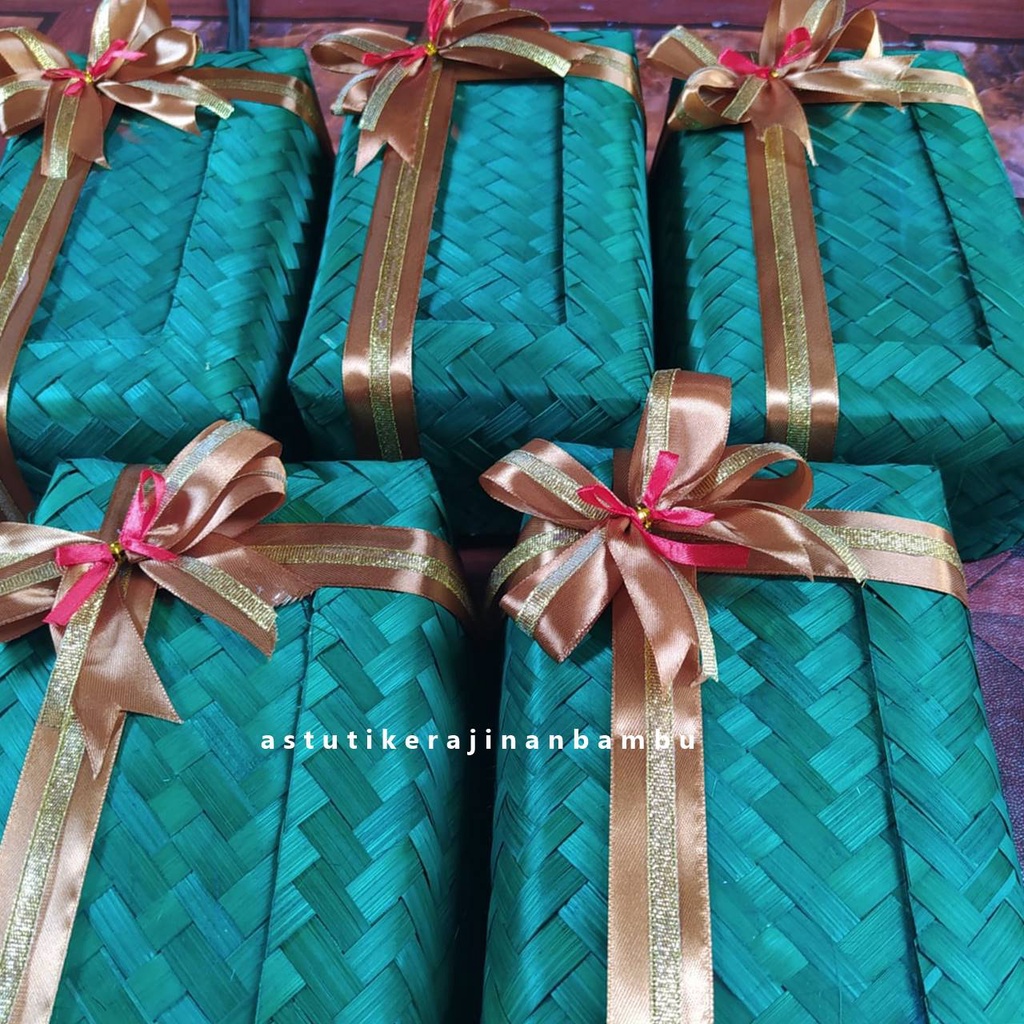 

sepasang Besek Persegi Panjang 22 x 8 cm Mika Pita Warna/ bebas pilih warna/ besek warna/ besek hias