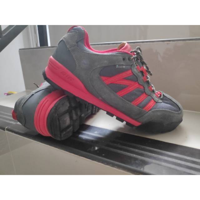 SEPATU HI-TEC SEQUOIA LOW i WP