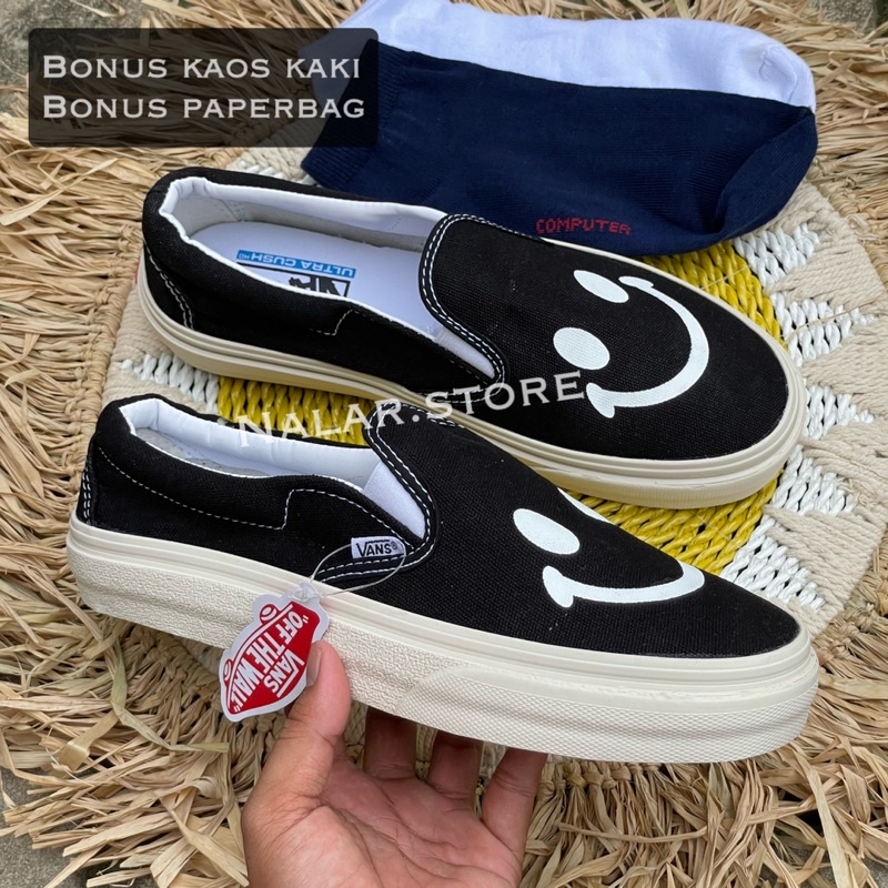 Sepatu Vans Slip On OG SMILE BLACK WHITE Premium BNIB Made in China