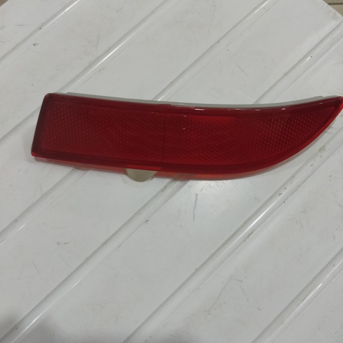 Mata Kucing Lampu Reflektor Bumper Belakang Avanza Xenia - Kanan