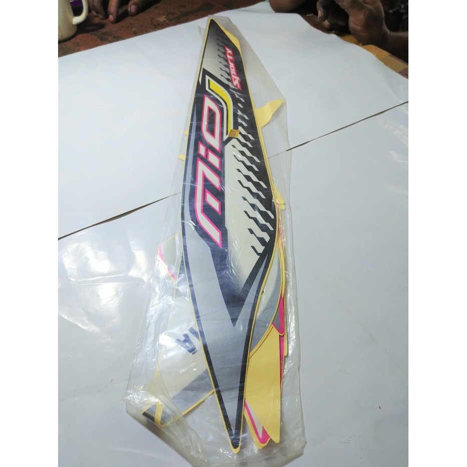 Striker Motor Bodi /  Stiker Bodi & Lis Body & Striping Mio J 2013 Sporty Hitam Pink