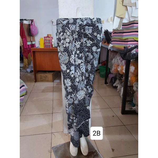 (2/3) Rok batik FOIL EMAS pinggang karet. Langsung pakai. Termurah produksi sendiri. KeroncongBusana-2B