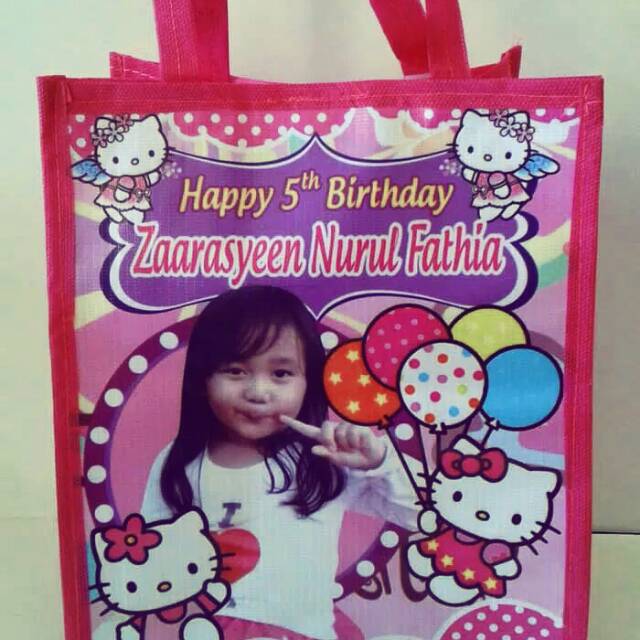 

Tas Ulang Tahun Custom Gambar + Foto + Nama / Goodie Bag / Souvenir Ultah (Uk. 15x10x20cm )