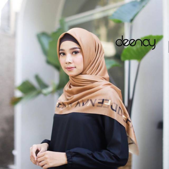 Hijab Segi empat Voal Ultra Fine Deenay Diara Mocha