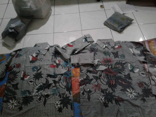 Batik Couple Keluarga Sania Ruffle Ori Ndoro Jowi Dnt Kupu Putih