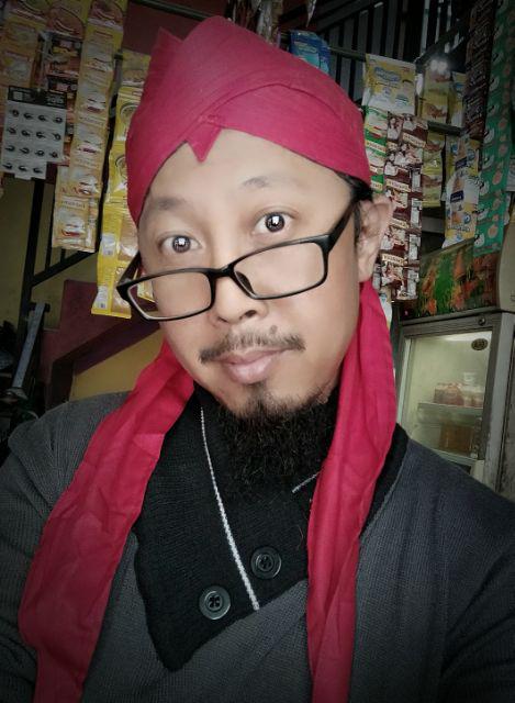 Blangkon Lipat Merah