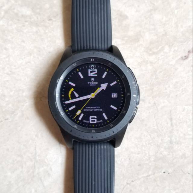 Samsung Galaxy Watch 42mm S4 black used bekas