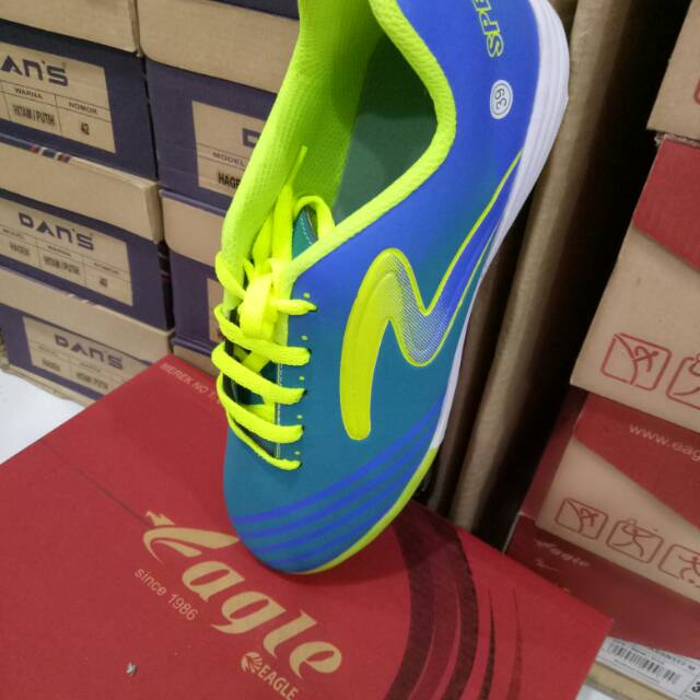 Sepatu putsal