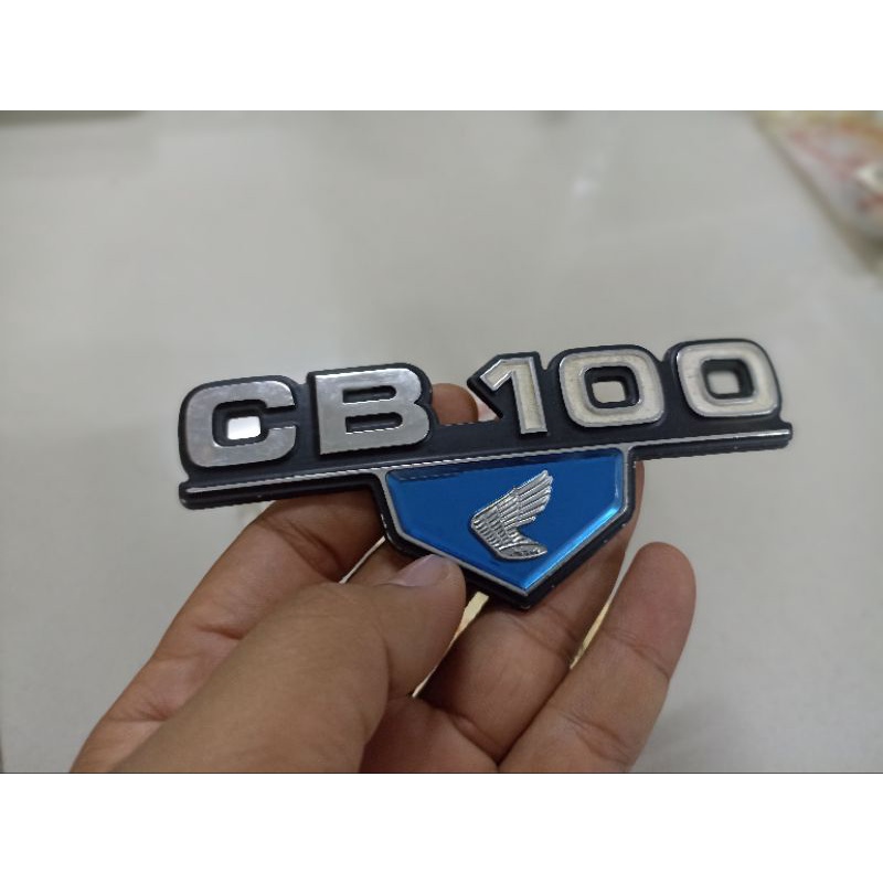 EMBLEM AKI HONDA CB 100 CB100 ORIGINAL