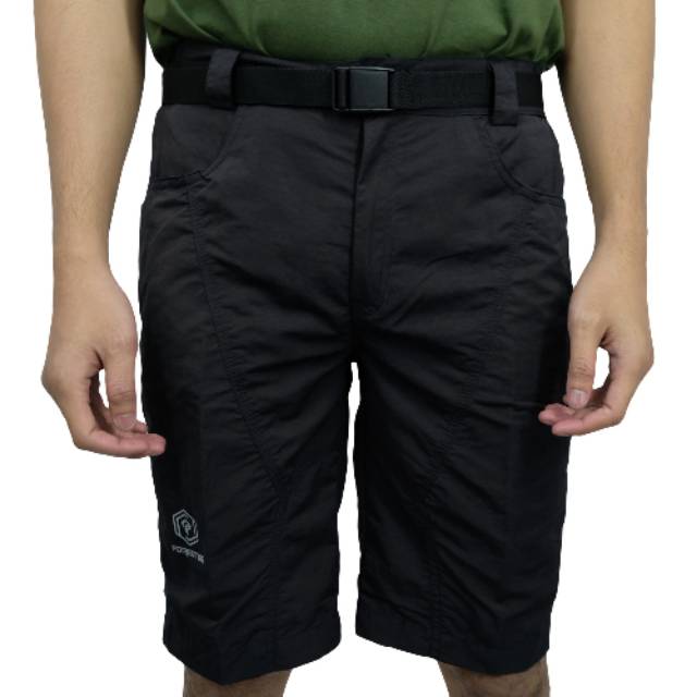 Celana pendek forester