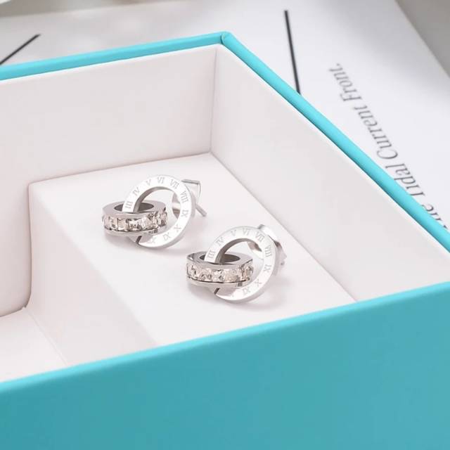 Anting Titanium Anti Karat Wanita Korean Style Bulan Cincin Angka romawi Mata Putih