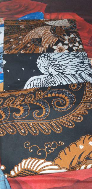 Kain Batik Solo Motif Akar Burung Warna Dasar Hitam